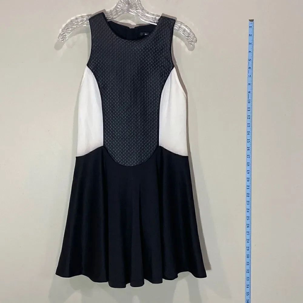 Sexy Black & White Caribbean Queen Sleeveless Dress. Size Medium. So Awesome!!!!